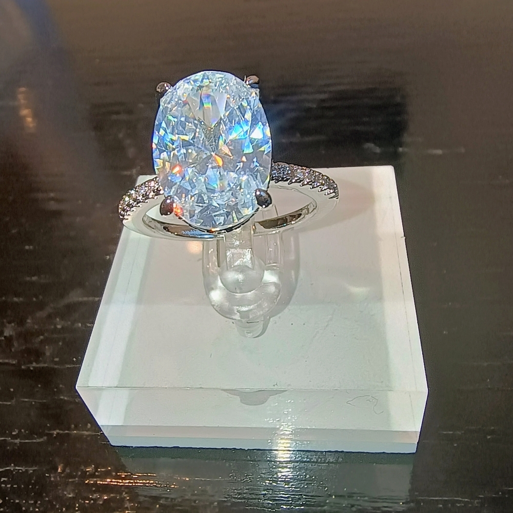 Fashion Jewelry Silver Sparkling Ring Size 8 - Picture 14 of 17